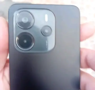 Smartphone Xiaomi Redmi con triple cámara - miniatura 1
