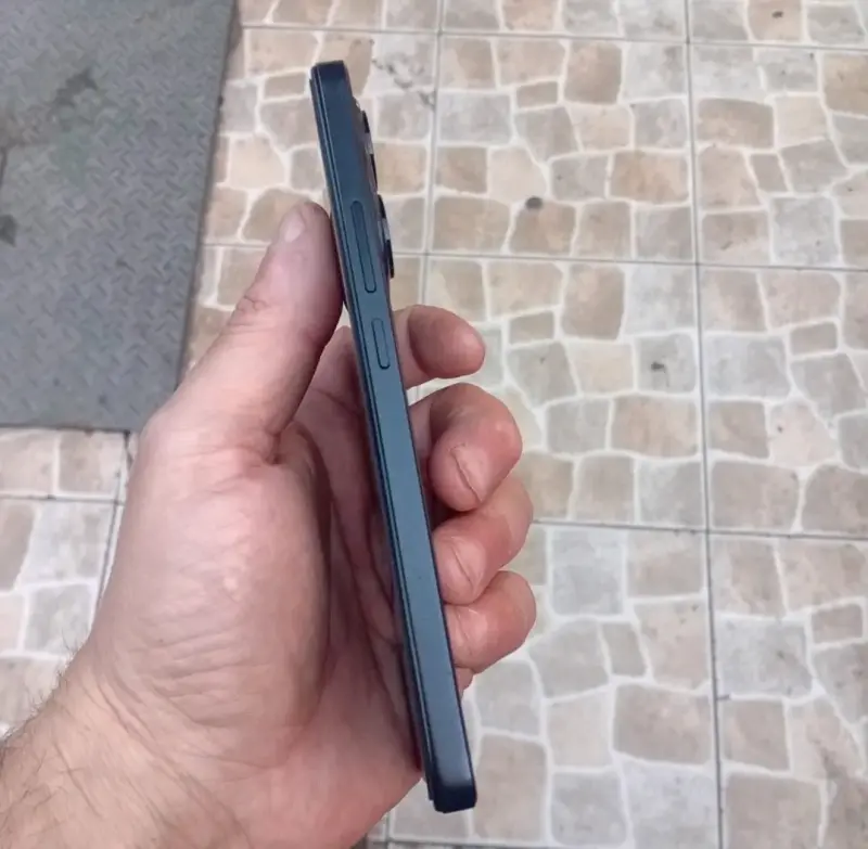 Smartphone Xiaomi Redmi con triple cámara - 3