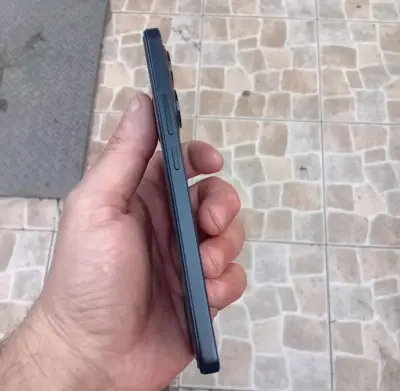 Smartphone Xiaomi Redmi con triple cámara - miniatura 3