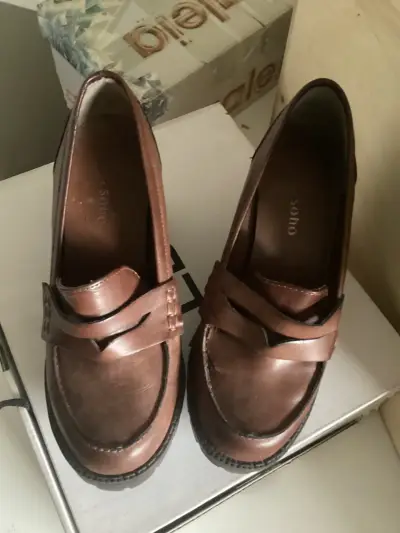 Zapatos de tacón alto marrones para mujer - miniatura 2
