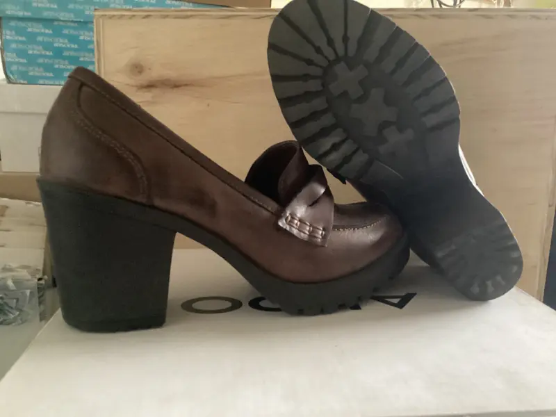 Zapatos de tacón alto marrones para mujer - 3