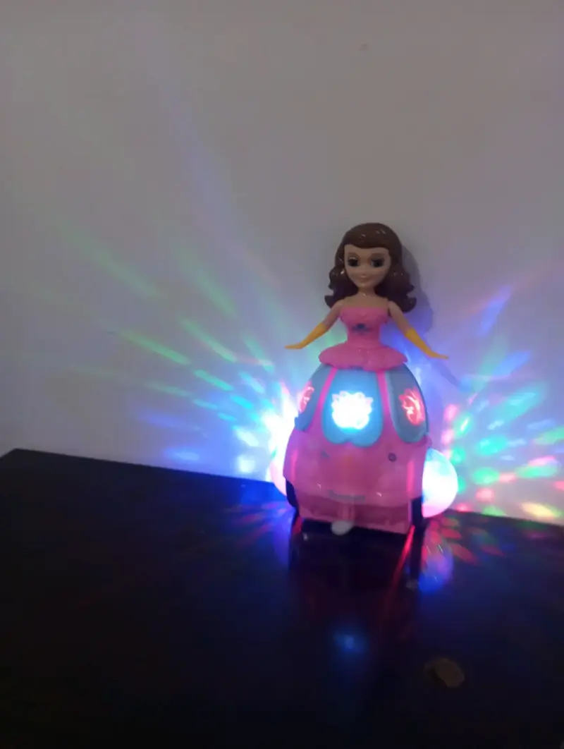 Muñeca Princesa Bailarina con Luces y Música - 2