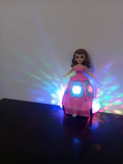 Muñeca Princesa Bailarina con Luces y Música - miniatura 2
