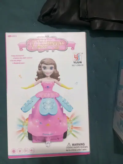 Muñeca Princesa Bailarina con Luces y Música - miniatura 4