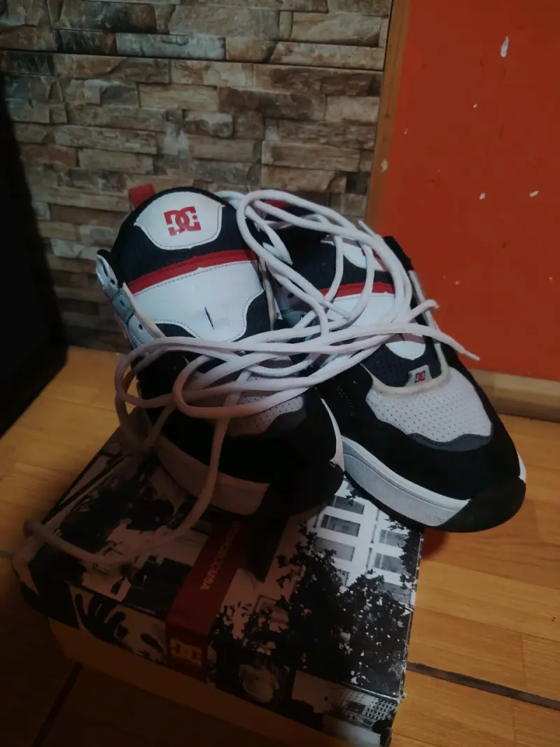 Zapatillas DC Shoes negras y blancas - 4