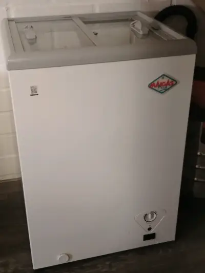 Congelador vertical Magas Pro con tapa de vidrio - miniatura 2