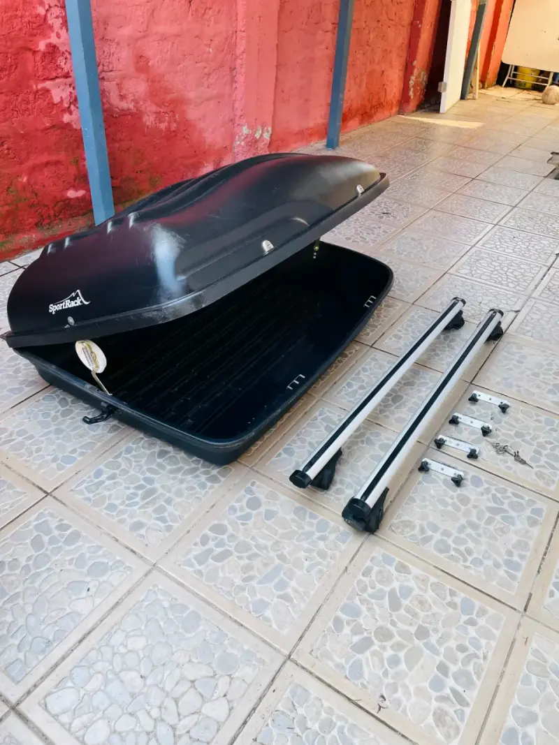 Baúl de Techo SportRack Negro con Barras - 4