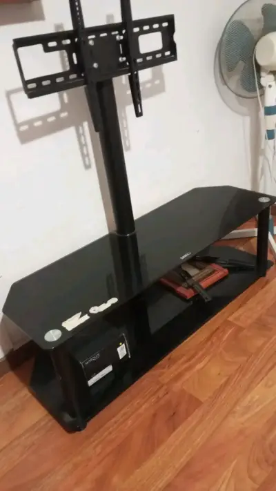 Mesa de TV con soporte de vidrio negro - miniatura 1