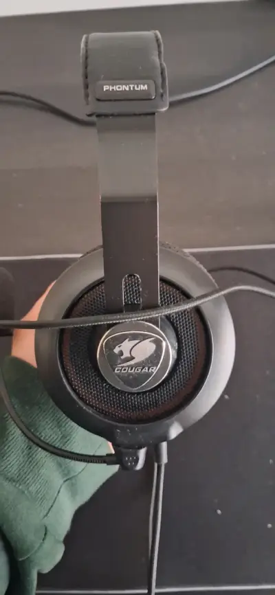 Audífonos gaming con micrófono Marca Cougar - miniatura 3