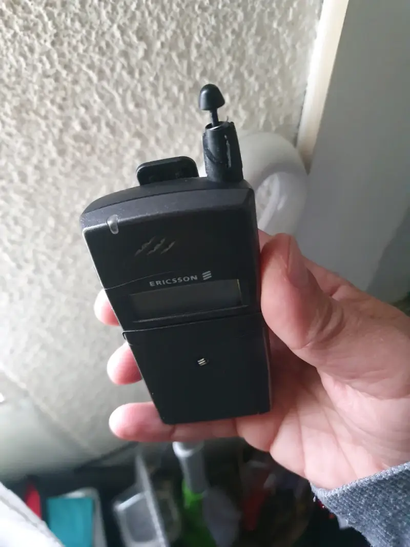 Teléfono celular Ericsson T18z clásico - 3