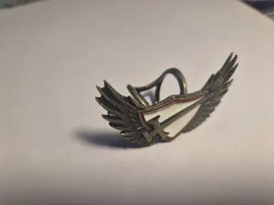 Anillo para pañolin con diseño de alas y escudo - miniatura 1