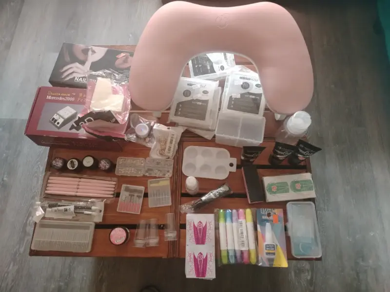 Kit completo de manicura con tips y accesorios - 2
