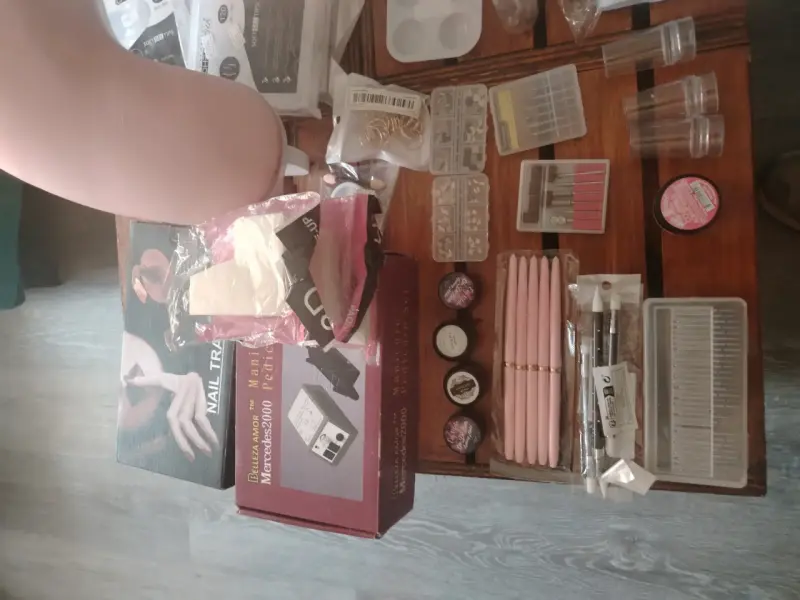 Kit completo de manicura con tips y accesorios - 3