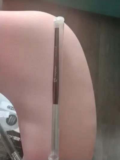 Lápiz de cejas marrón oscuro con cepillo - miniatura 1