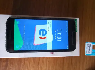 Samsung Galaxy J2 Core en buen estado - miniatura 1