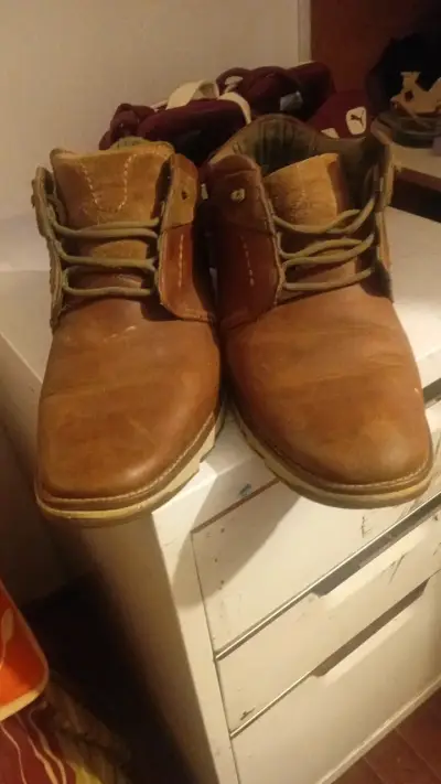 Botas de cuero marrón para hombre - miniatura 1
