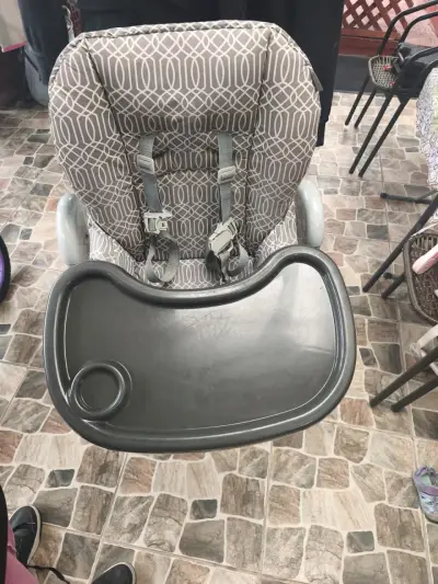 Silla de comer para bebé plegable con bandeja - miniatura 1