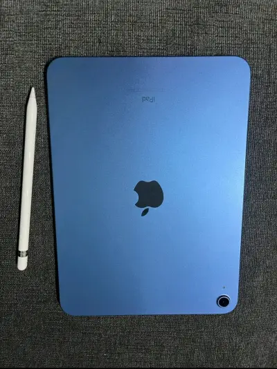 iPad azul 10a generacion,con lápiz ,fundas y carga - miniatura 1