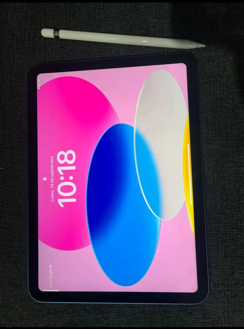 iPad azul 10a generacion,con lápiz ,fundas y carga - 2
