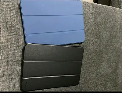 iPad azul 10a generacion,con lápiz ,fundas y carga - miniatura 3