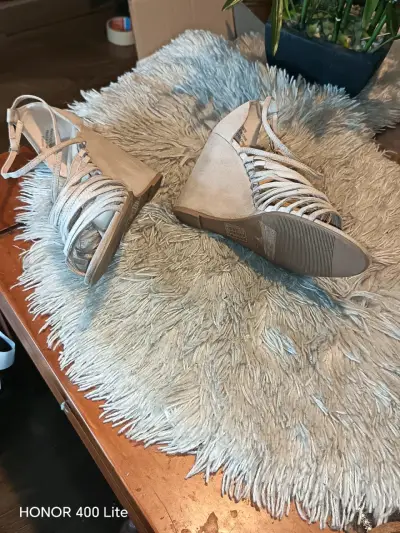 Sandalias de cuña flsa con tiras - miniatura 2