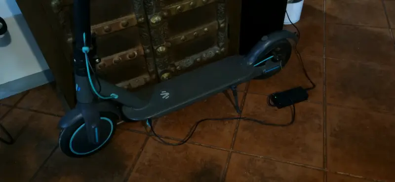 Scooter eléctrico Muvter con cargador - 2