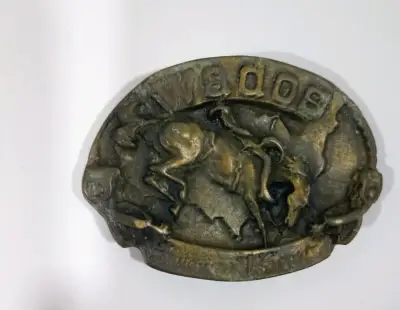 Hebilla de cinturón vintage de bronce - miniatura 4