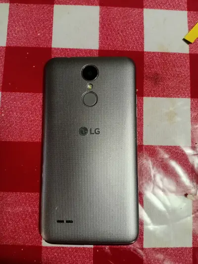 Celular LG K8 usado, para reparación o repuesto - miniatura 1