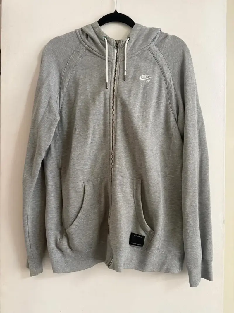 Polerón Nike SB gris con capucha - 2