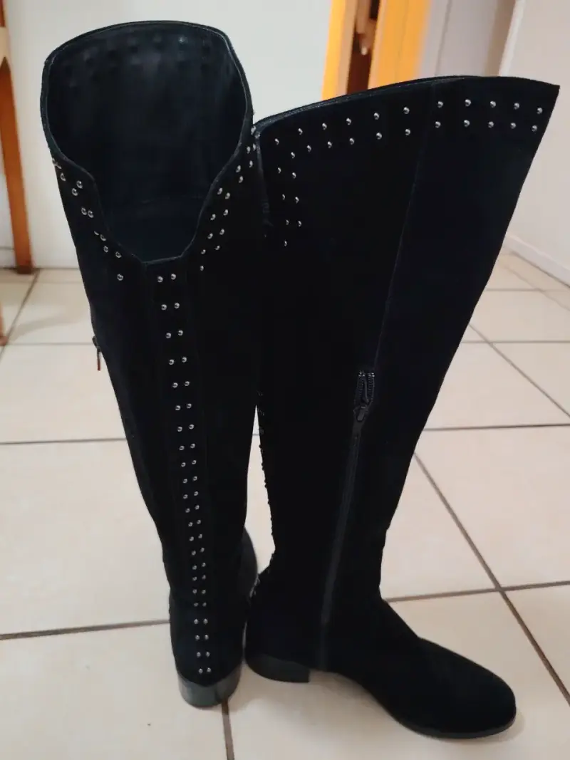 Botas negras altas con tachas - 2