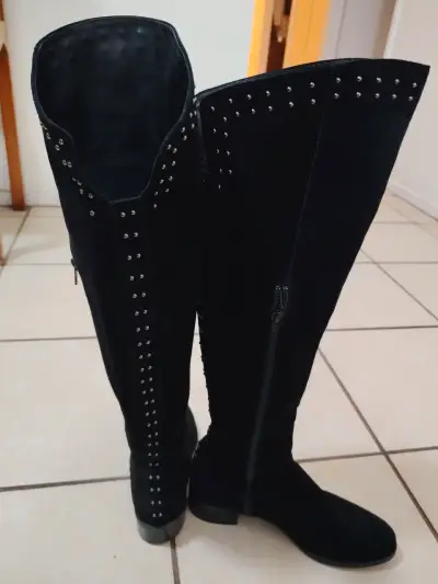 Botas negras altas con tachas - miniatura 2