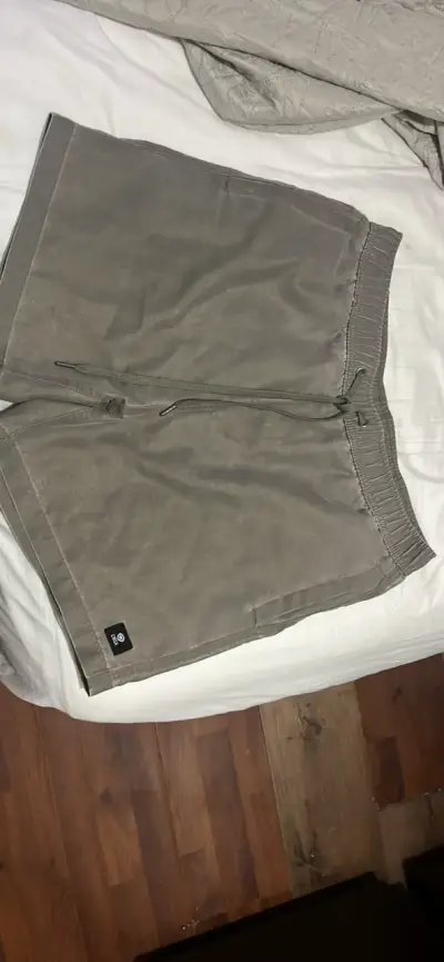 Shorts grises Circa para hombre - miniatura 1