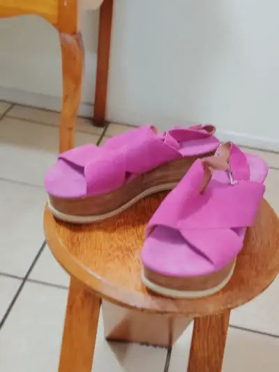 Sandalias plataforma fucsia para mujer - miniatura 2