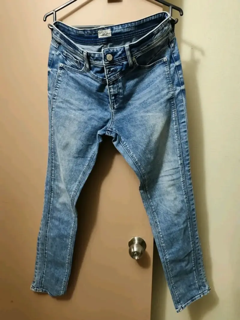 Jeans ajustados de mezclilla azul para mujer - 2