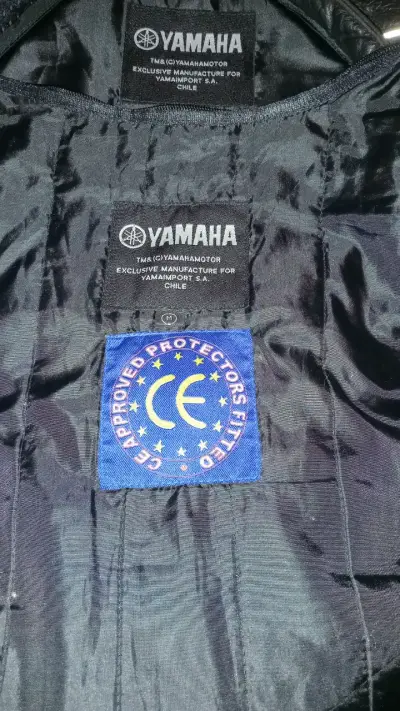 Chaqueta de moto Yamaha negra con protección CE - miniatura 1