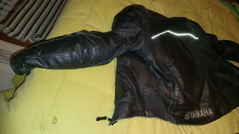 Chaqueta de moto Yamaha negra con protección CE - 2