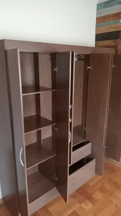 Armario de madera con cajones y estantes - miniatura 2