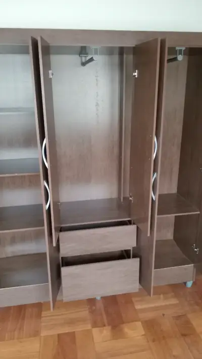 Armario de madera con cajones y estantes - miniatura 4