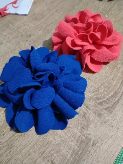 Flor de tela Sofía para el cabello - miniatura 3