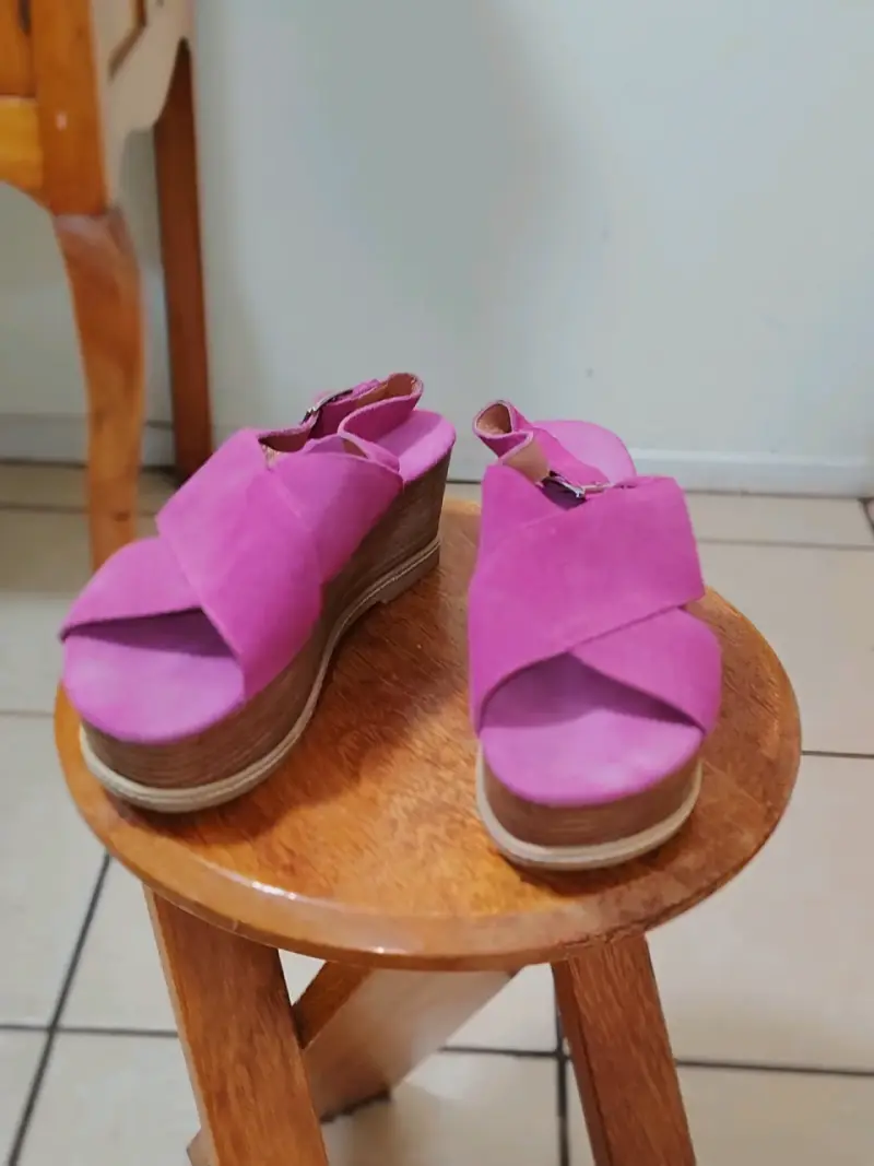 Sandalias plataforma fucsia para mujer - 1