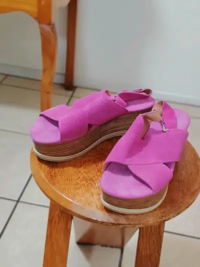 Sandalias plataforma fucsia para mujer - miniatura 2