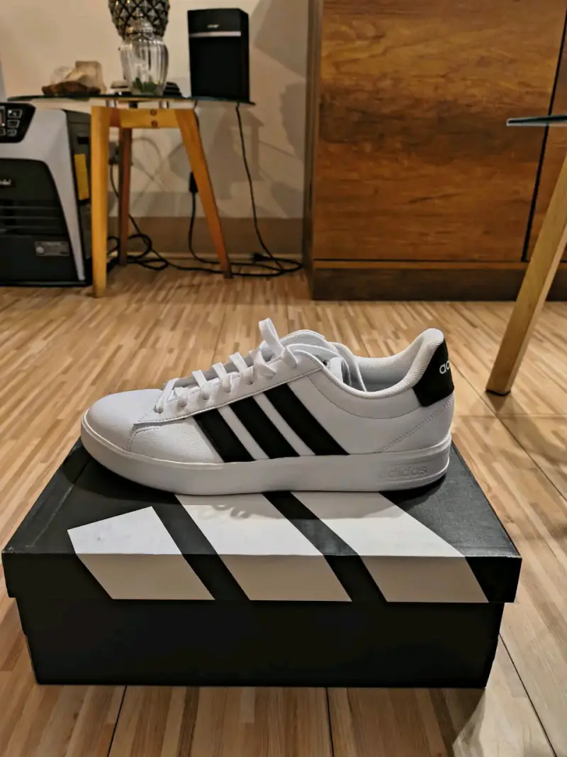 Zapatillas blancas Adidas Grand Court 3. - 1
