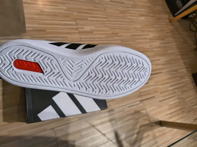 Zapatillas blancas Adidas Grand Court 3. - 2
