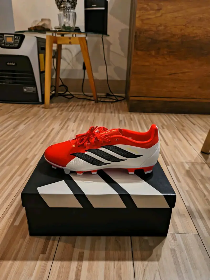 Zapatillas de fútbol Adidas Predator Club rojas - 1