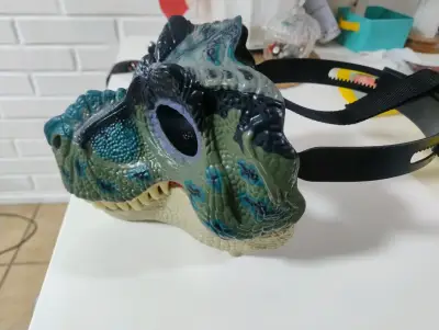 Máscara de dinosaurio para niños - miniatura 2