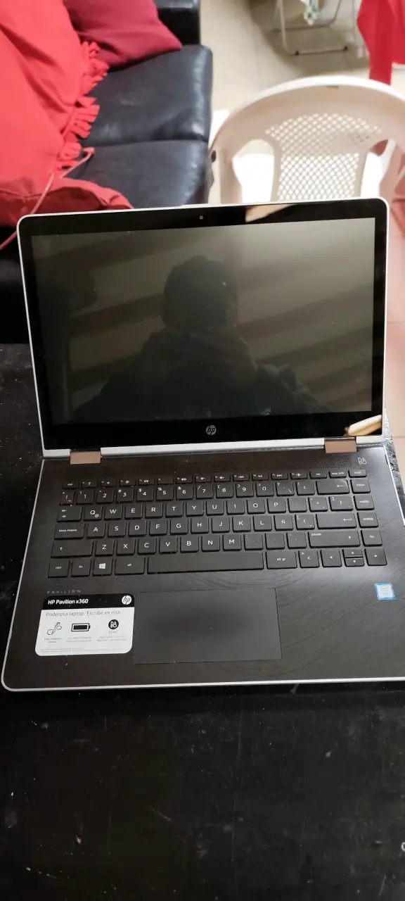 Laptop HP Pavilion x360 con pantalla táctil - 3
