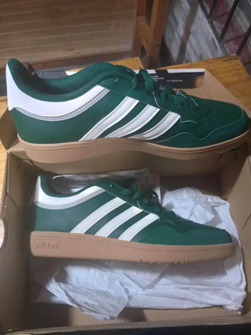 Zapatillas deportivas Adidas verdes y blancas - 1