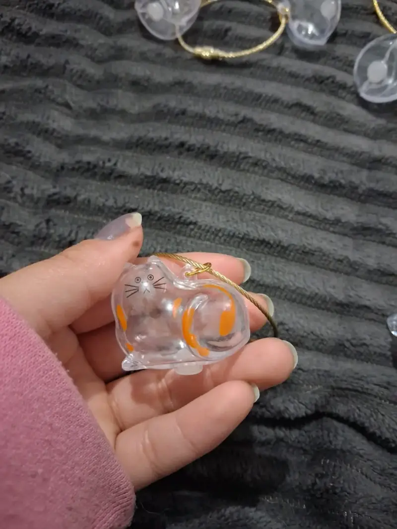 Llavero de cuero con diseño de huella - 5