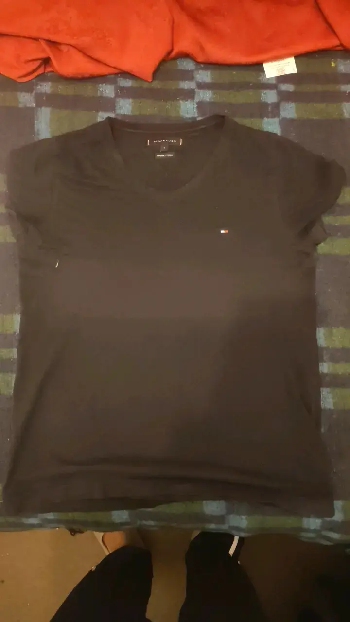 Polera negra Tommy Hilfiger de algodón orgánico - 1
