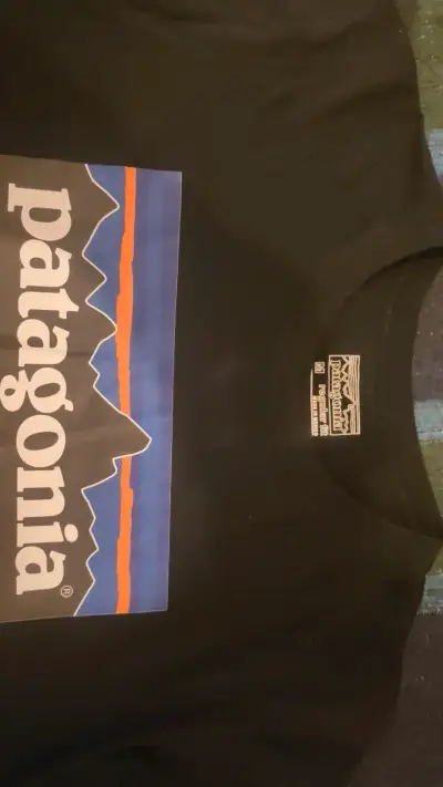 Polera negra Tommy Hilfiger de algodón orgánico - miniatura 2